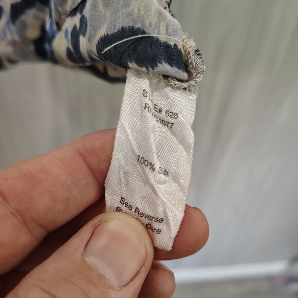 CAbi 100% Silk Blue Animal Print Ruffle Blouse Tank Small - Picture 4 of 7